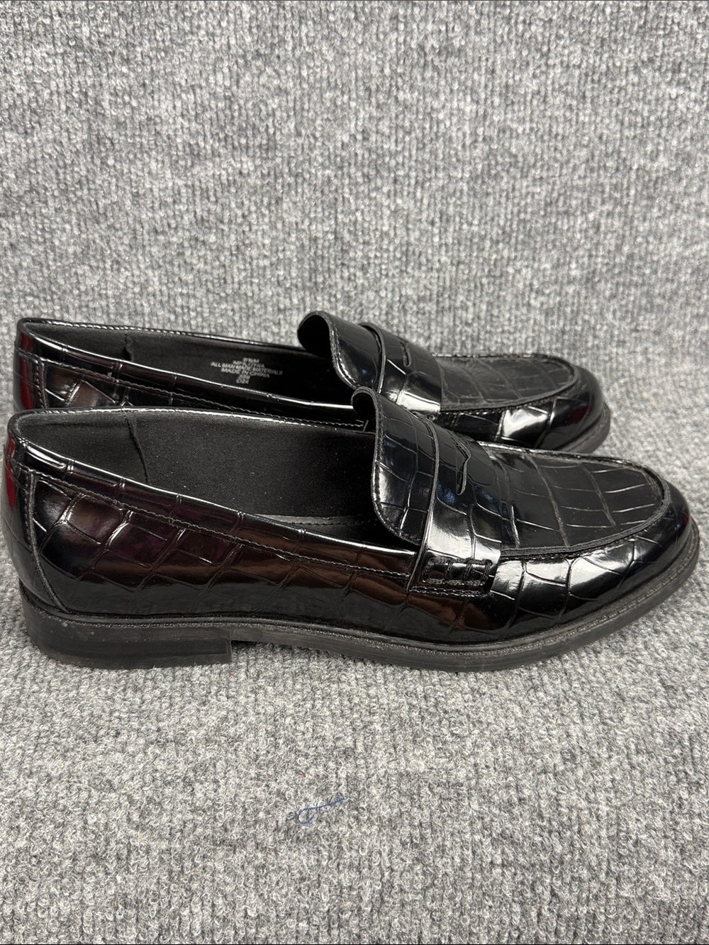 Marc Fisher Black Croc-Embossed Penny Loafers Women’s 9.5 Pretty!